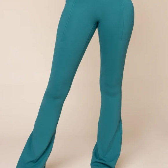 Crisscross Hourglass® Flared Leggings with Pockets - Emerald - Medium TALL 34" - Picture 2 of 10